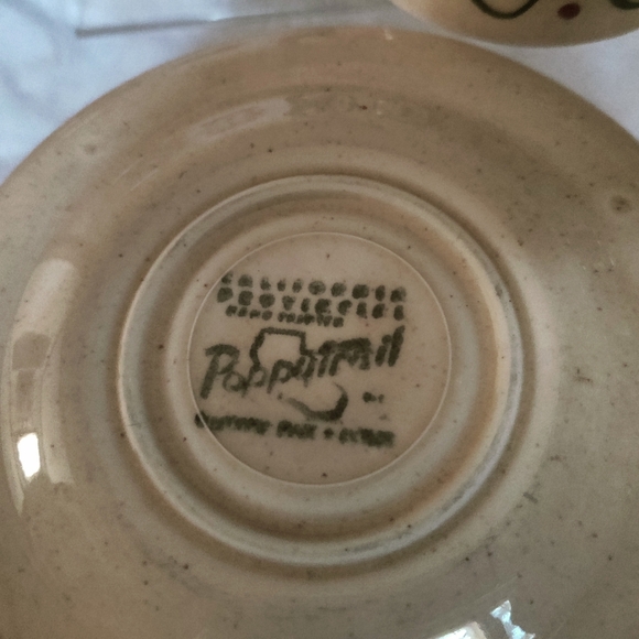 Mid Century Modern Cream and Green Ceramic Teacup Set - Picture 4 of 6